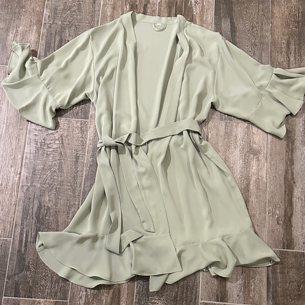 Elegant Light Green Kimono Robe